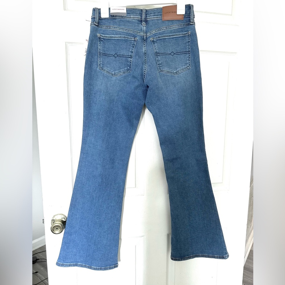 Lucky Brand Sweet Mid Rise Women's Flare Leg Blue Jeans NWOT - Picture 4 of 8